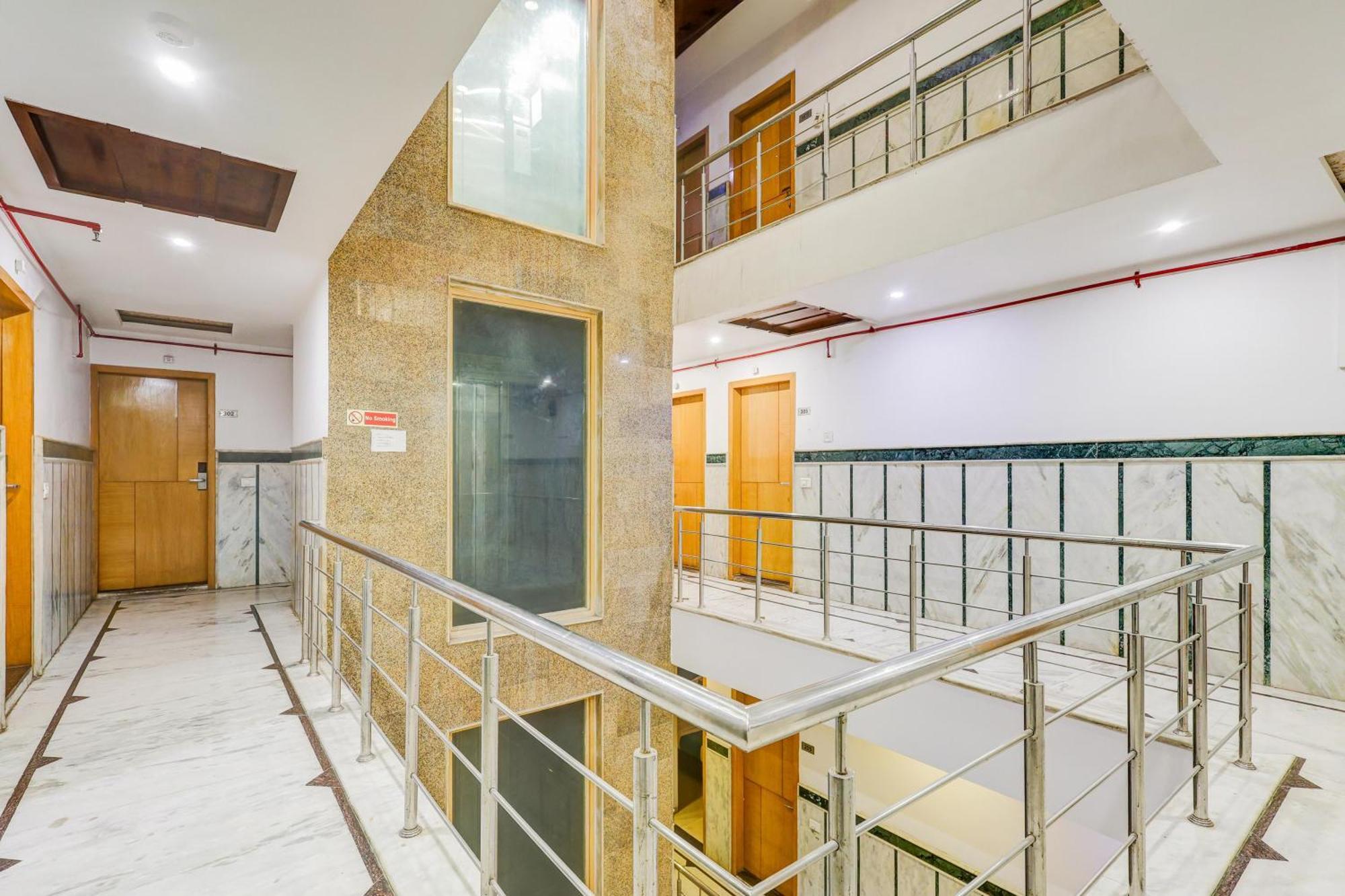 Super Townhouse Arakashan Road Paharganj Formerly Mohan International Neu-Delhi Exterior foto