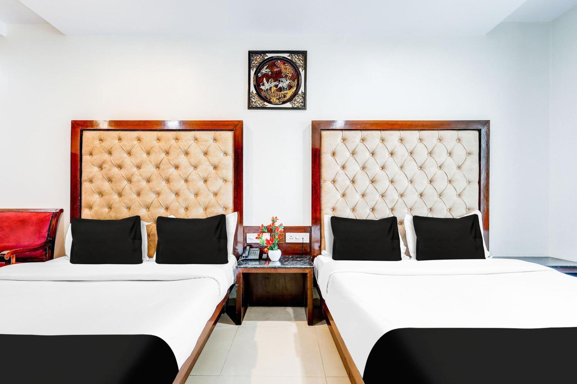 Super Townhouse Arakashan Road Paharganj Formerly Mohan International Neu-Delhi Exterior foto