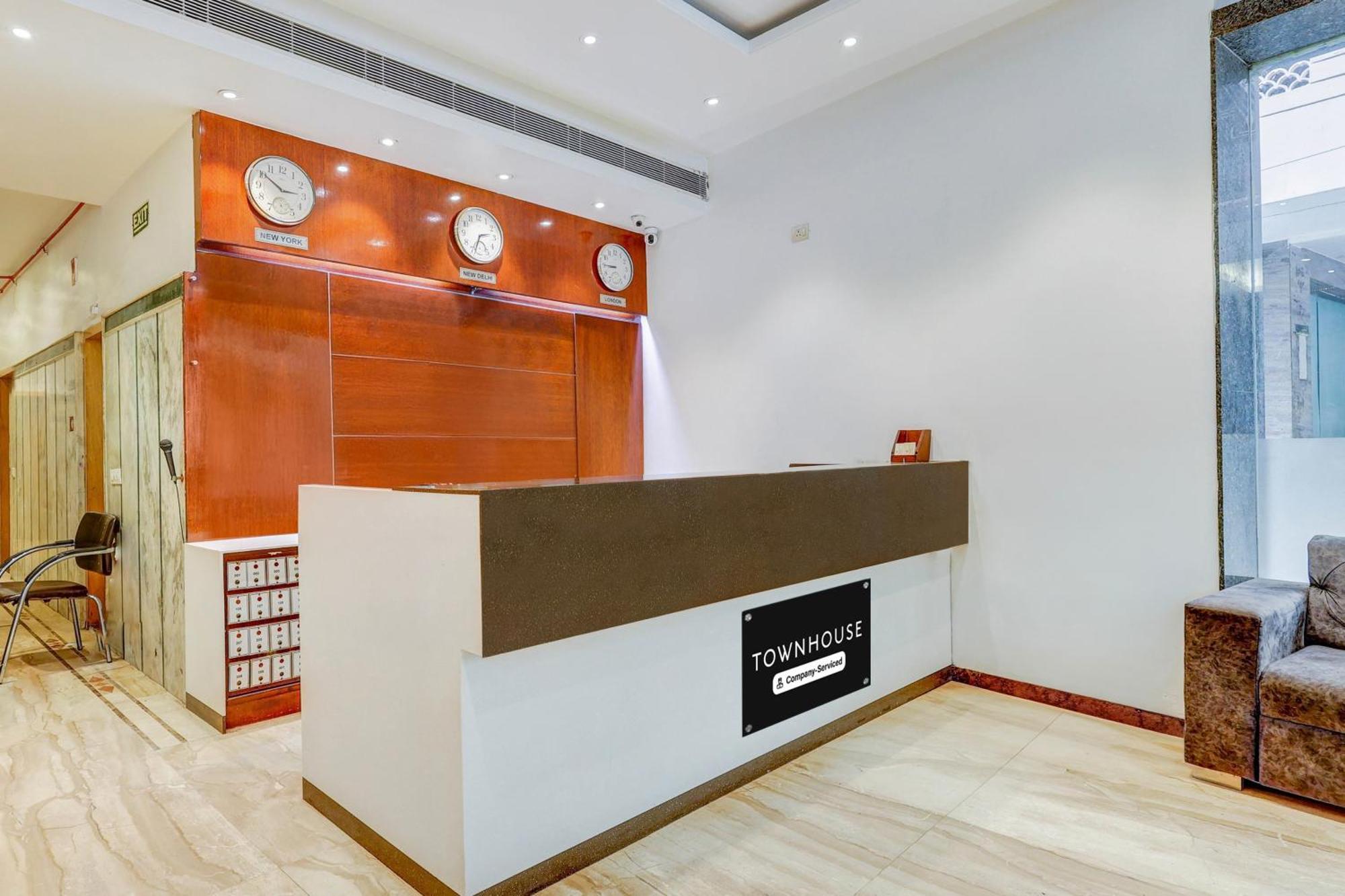 Super Townhouse Arakashan Road Paharganj Formerly Mohan International Neu-Delhi Exterior foto