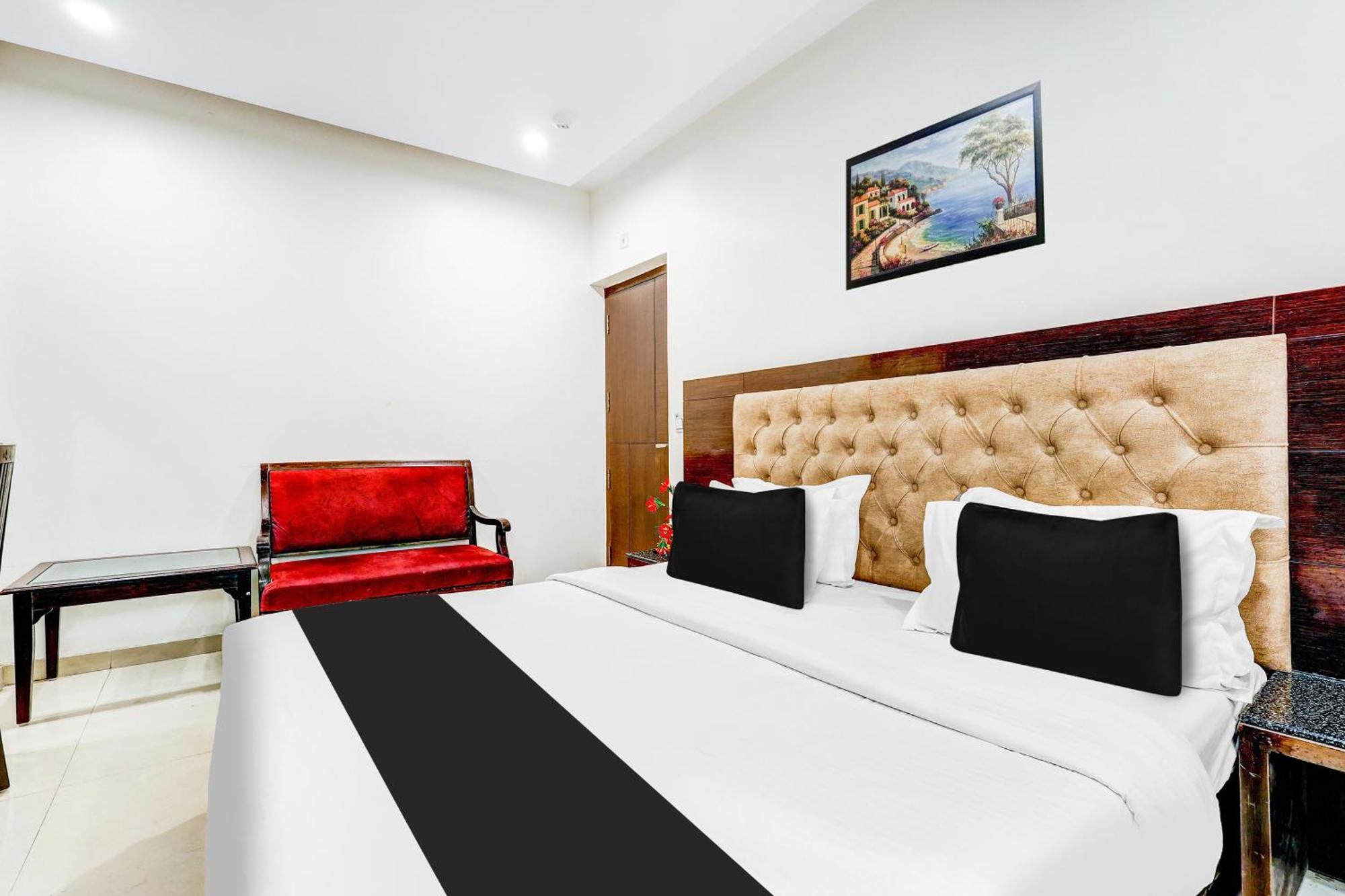 Super Townhouse Arakashan Road Paharganj Formerly Mohan International Neu-Delhi Exterior foto