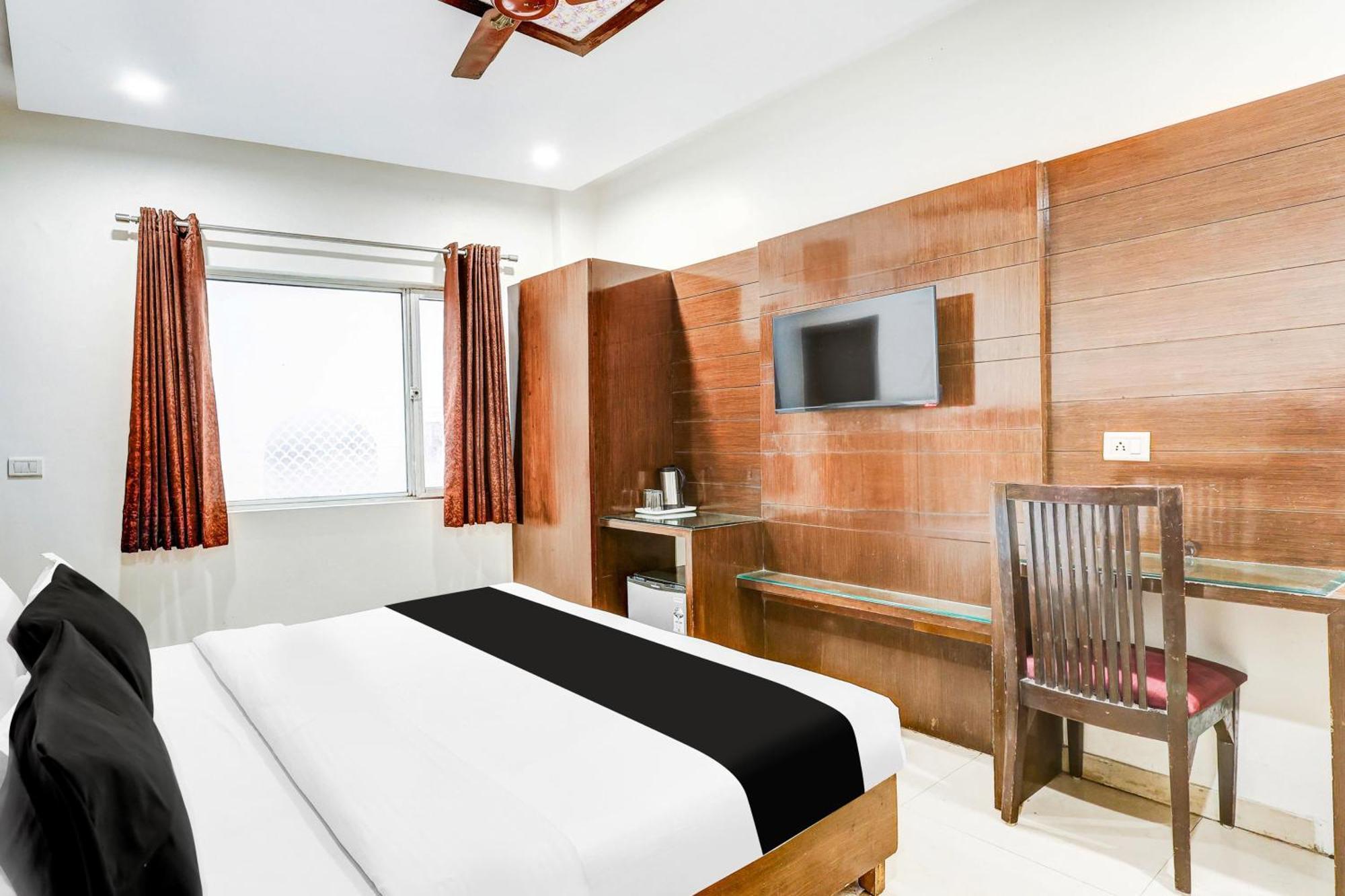 Super Townhouse Arakashan Road Paharganj Formerly Mohan International Neu-Delhi Exterior foto